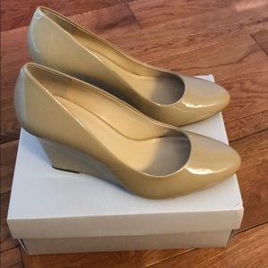 Banana Republic Nude Patent Round Toe Wedge